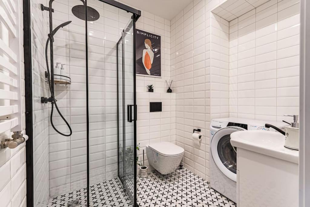 Modern Flat In Old Town Kaunas - Free Parking & Self Check-In Eksteriør billede