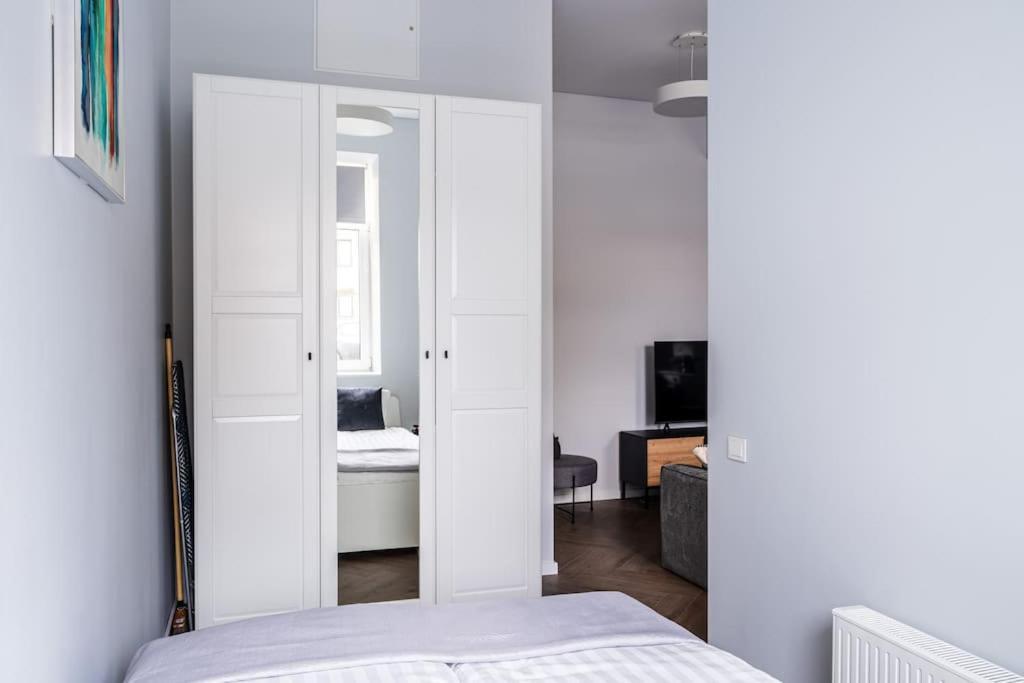Modern Flat In Old Town Kaunas - Free Parking & Self Check-In Eksteriør billede
